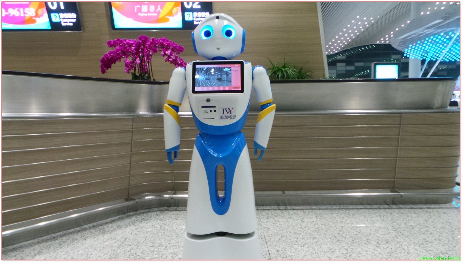 guang zhou airport 2019 robot